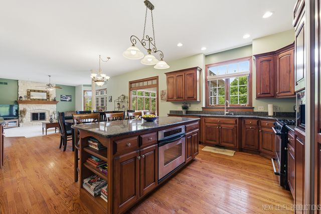 908 Knox Lane, Batavia, IL 60510