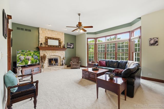 908 Knox Lane, Batavia, IL 60510
