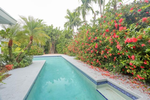 121 Costello Road, West Palm Beach, FL 33405