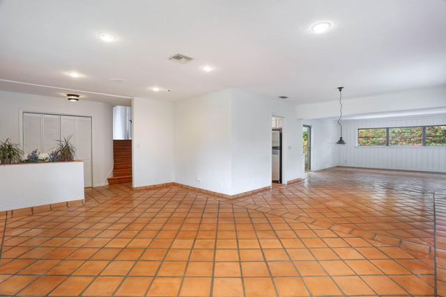 121 Costello Road, West Palm Beach, FL 33405