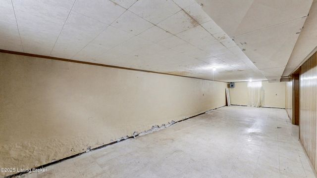 2569 Trubart Ln, Louisville, KY 40216