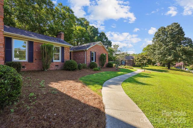 1202 Pineview Street, Albemarle, NC 28001