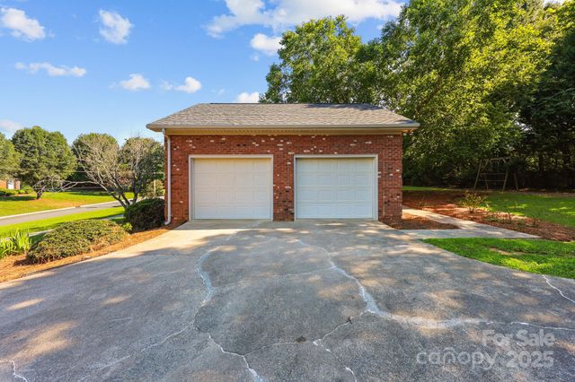 1202 Pineview Street, Albemarle, NC 28001