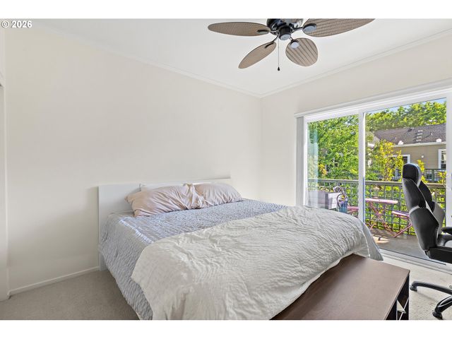 1710 S HARBOR Way 401, Portland, OR 97201
