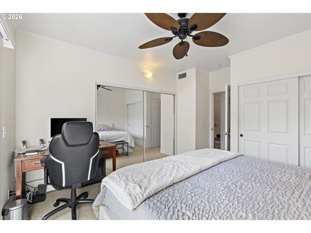 1710 S HARBOR Way 401, Portland, OR 97201