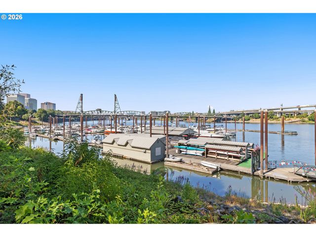 1710 S HARBOR Way 401, Portland, OR 97201