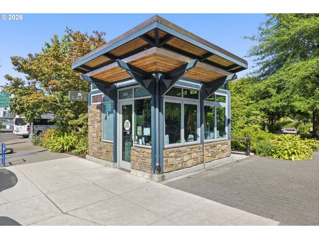 1710 S HARBOR Way 401, Portland, OR 97201