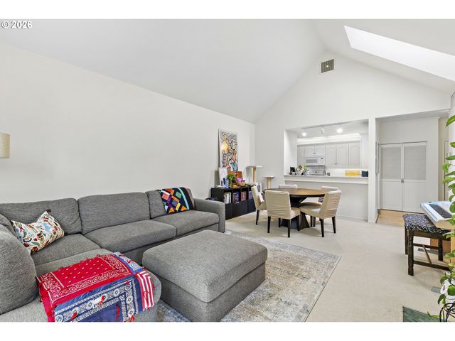 1710 S HARBOR Way 401, Portland, OR 97201