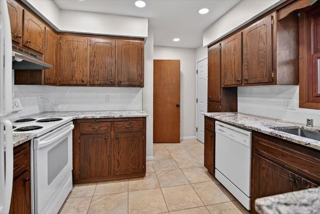 499 Hyland Drive, Stoughton, WI 53589