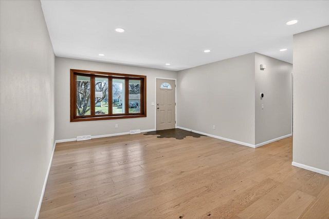 499 Hyland Drive, Stoughton, WI 53589