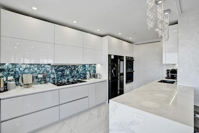 2800 Island Blvd 3005, Aventura, FL 33160