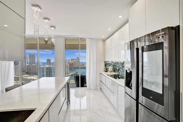 2800 Island Blvd 3005, Aventura, FL 33160