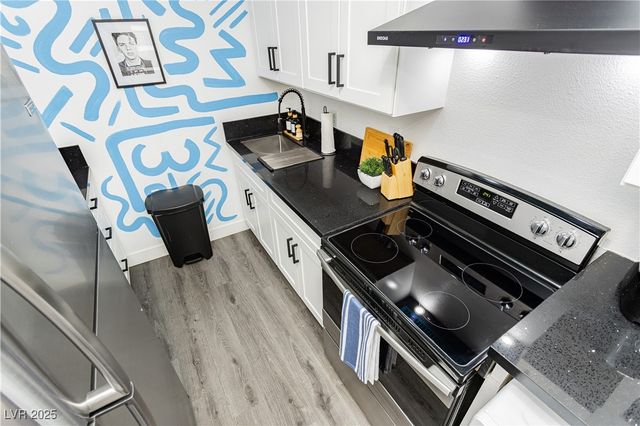 522 East Saint Louis Avenue, Las Vegas, NV 89104