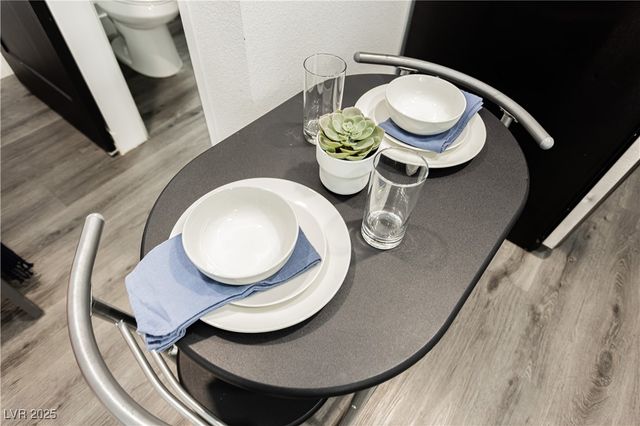 522 East Saint Louis Avenue, Las Vegas, NV 89104