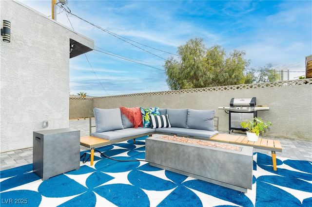 522 East Saint Louis Avenue, Las Vegas, NV 89104