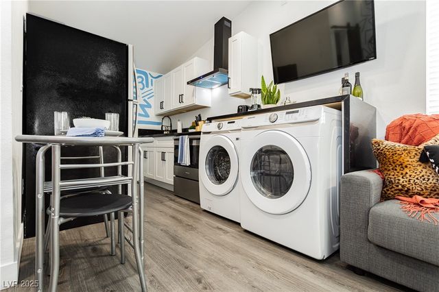 522 East Saint Louis Avenue, Las Vegas, NV 89104