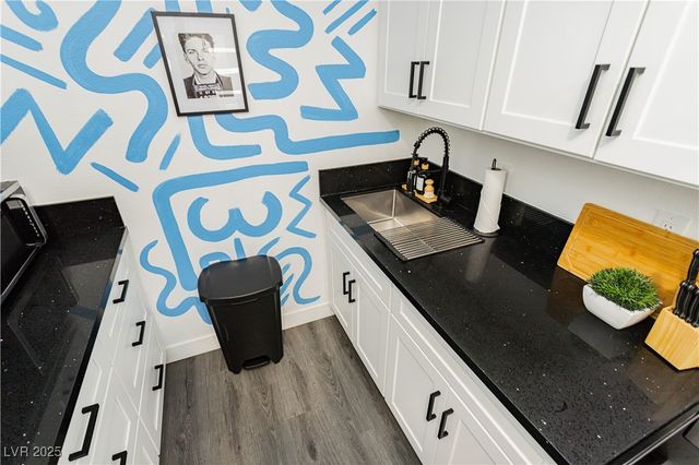 522 East Saint Louis Avenue, Las Vegas, NV 89104