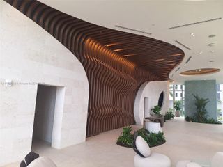 700 NE 24 Street 2803, Miami, FL 33137