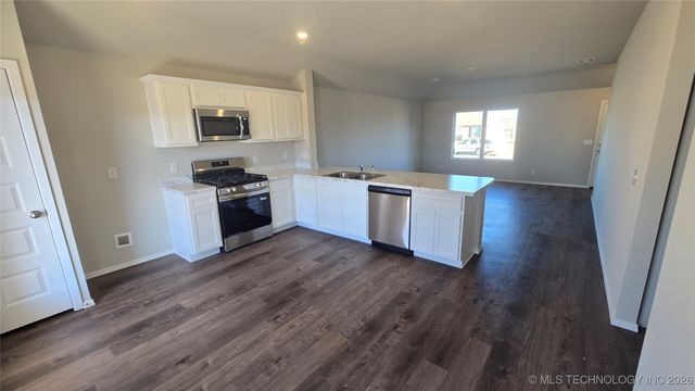 29180 E 79th Street S, Broken Arrow, OK 74014