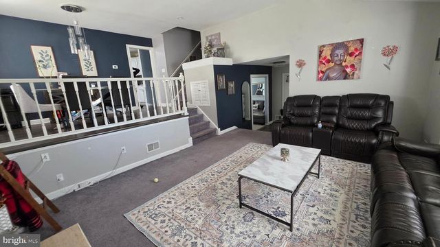 18 PEABODY LA, Hamilton, NJ 08619