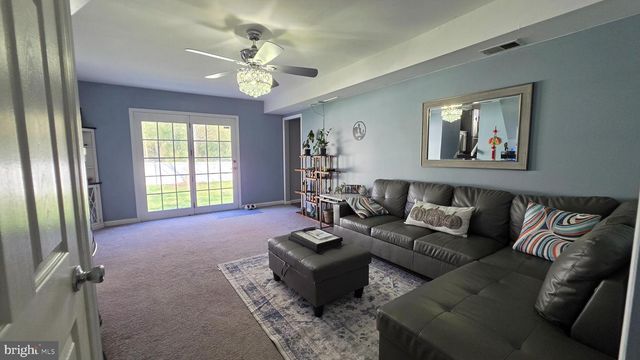 18 PEABODY LA, Hamilton, NJ 08619