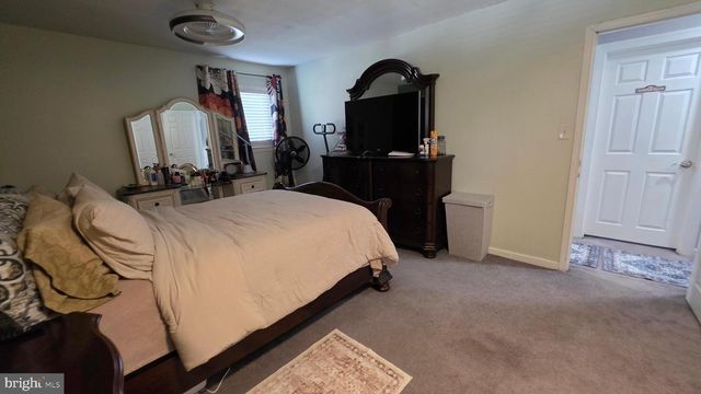 18 PEABODY LA, Hamilton, NJ 08619