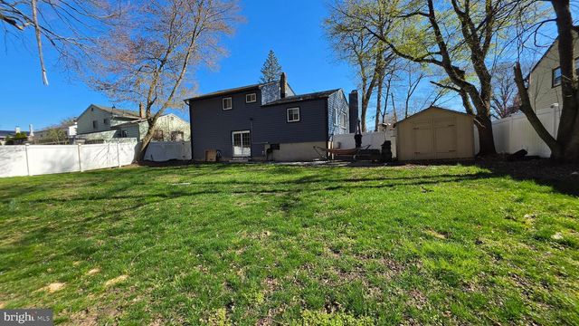 18 PEABODY LA, Hamilton, NJ 08619