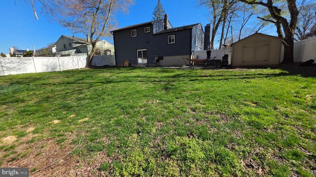 18 PEABODY LA, Hamilton, NJ 08619