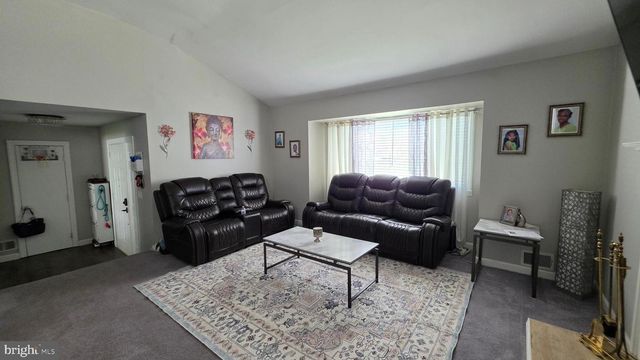 18 PEABODY LA, Hamilton, NJ 08619