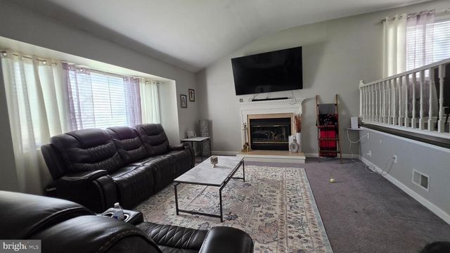 18 PEABODY LA, Hamilton, NJ 08619