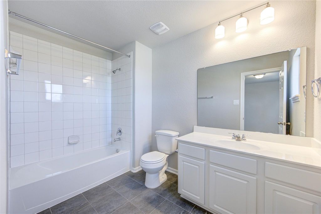 Image 27 of property listing at 9618 Eastern Sky Lane, Richmond, TX 77406