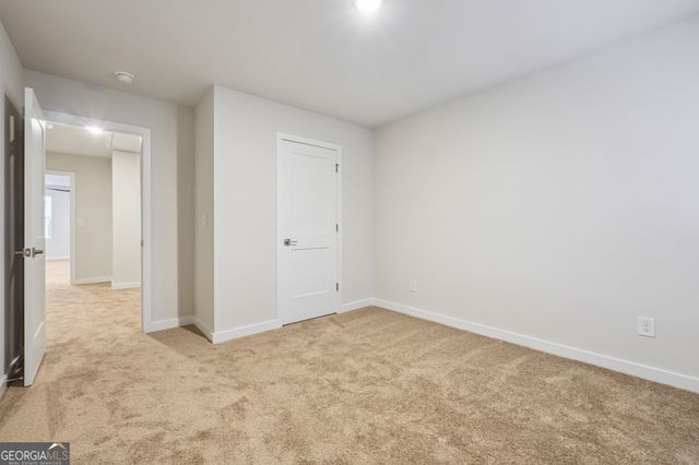 201 Harris Walk 20, West Point, GA 31833