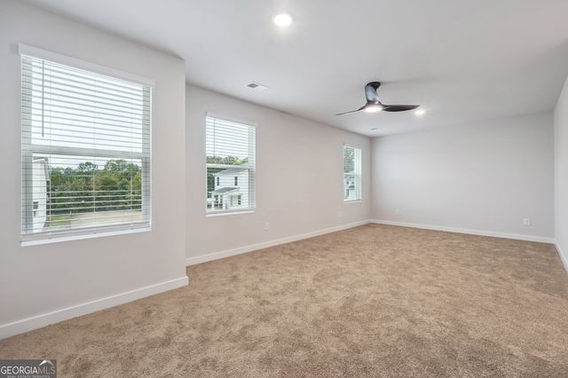 201 Harris Walk 20, West Point, GA 31833