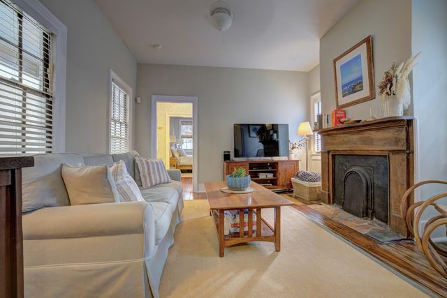 6 Ashe Street, Charleston, SC 29403