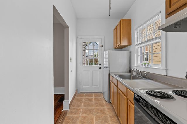 6 Ashe Street, Charleston, SC 29403