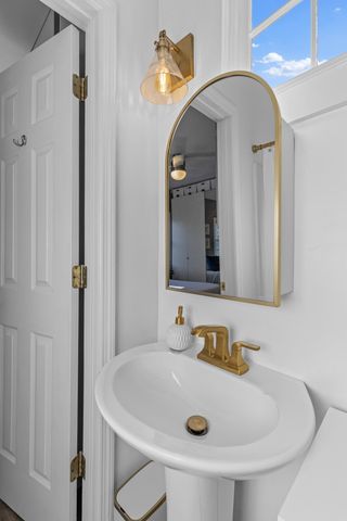 6 Ashe Street, Charleston, SC 29403