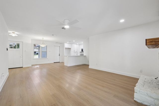 8214 Kearsarge DR, Austin, TX 78745