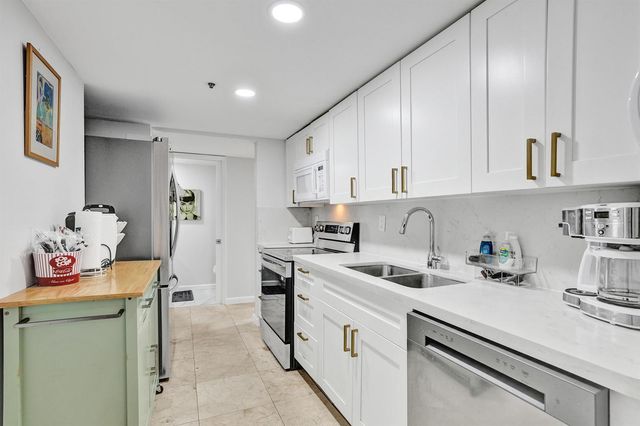 1717 N Bayshore Drive a1041, Miami, FL 33132