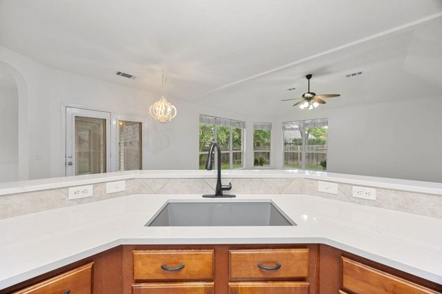 1521 Foppiano LOOP, Round Rock, TX 78665