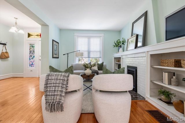 4146 Shaw Boulevard, St Louis, MO 63110