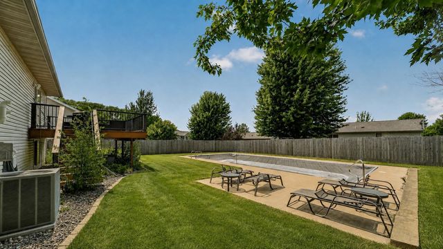 3931 Birmingham Lane NW, Rochester, MN 55901