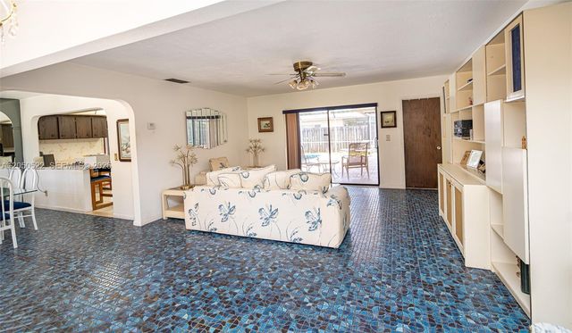 8721 NW 18th Street, Pembroke Pines, FL 33024