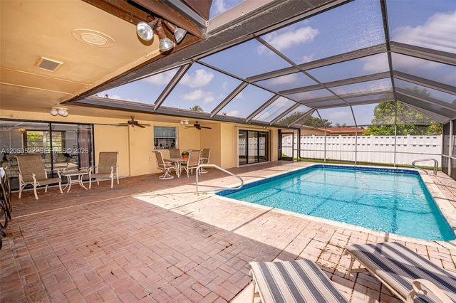 8721 NW 18th Street, Pembroke Pines, FL 33024