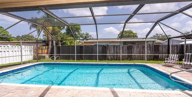 8721 NW 18th Street, Pembroke Pines, FL 33024
