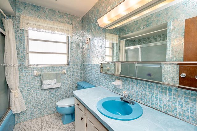 8721 NW 18th Street, Pembroke Pines, FL 33024