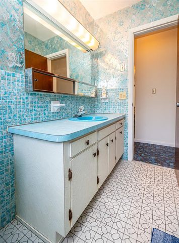 8721 NW 18th Street, Pembroke Pines, FL 33024