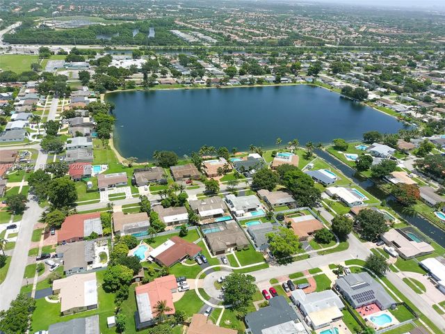 8721 NW 18th Street, Pembroke Pines, FL 33024