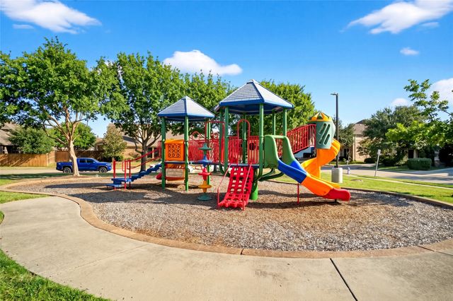 2113 Lake Hawthorne Trail, Little Elm, TX 75068