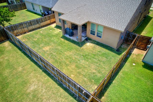 2113 Lake Hawthorne Trail, Little Elm, TX 75068