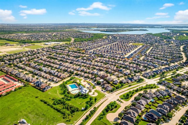 2113 Lake Hawthorne Trail, Little Elm, TX 75068